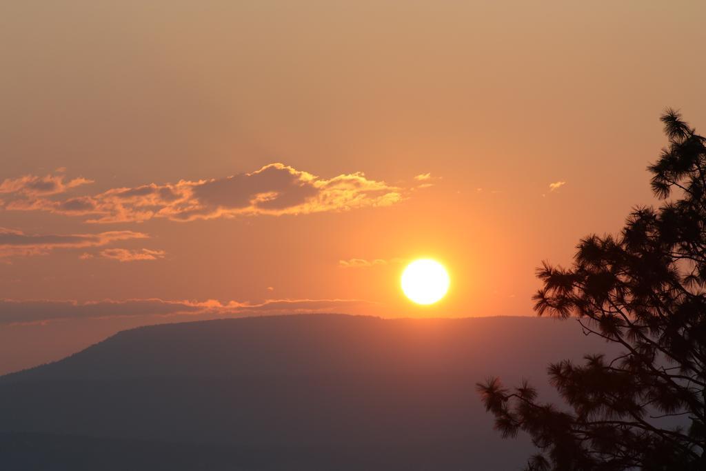 A Okanagan Lakeview Inn Kelowna Zewnętrze zdjęcie