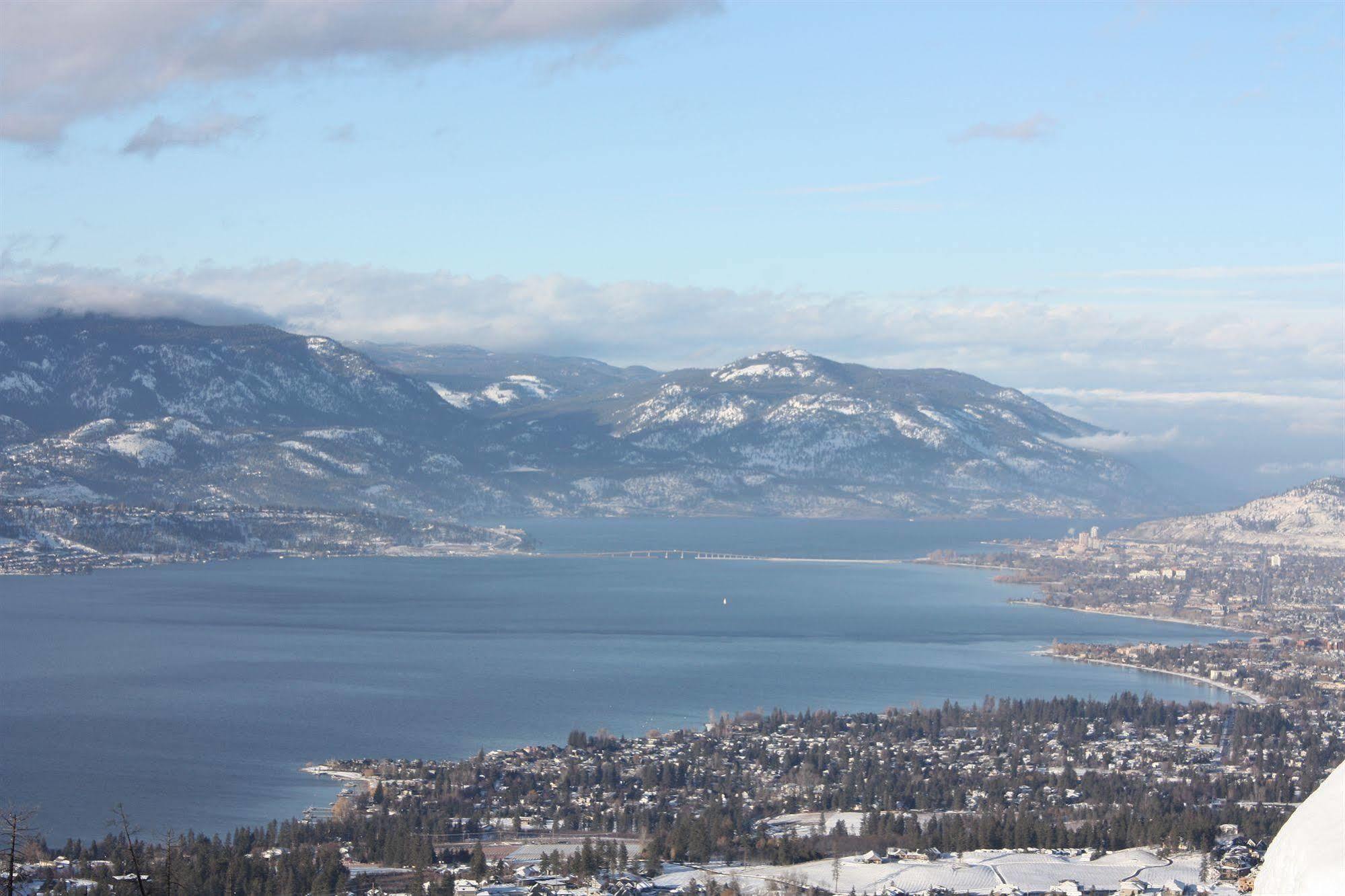 A Okanagan Lakeview Inn Kelowna Zewnętrze zdjęcie