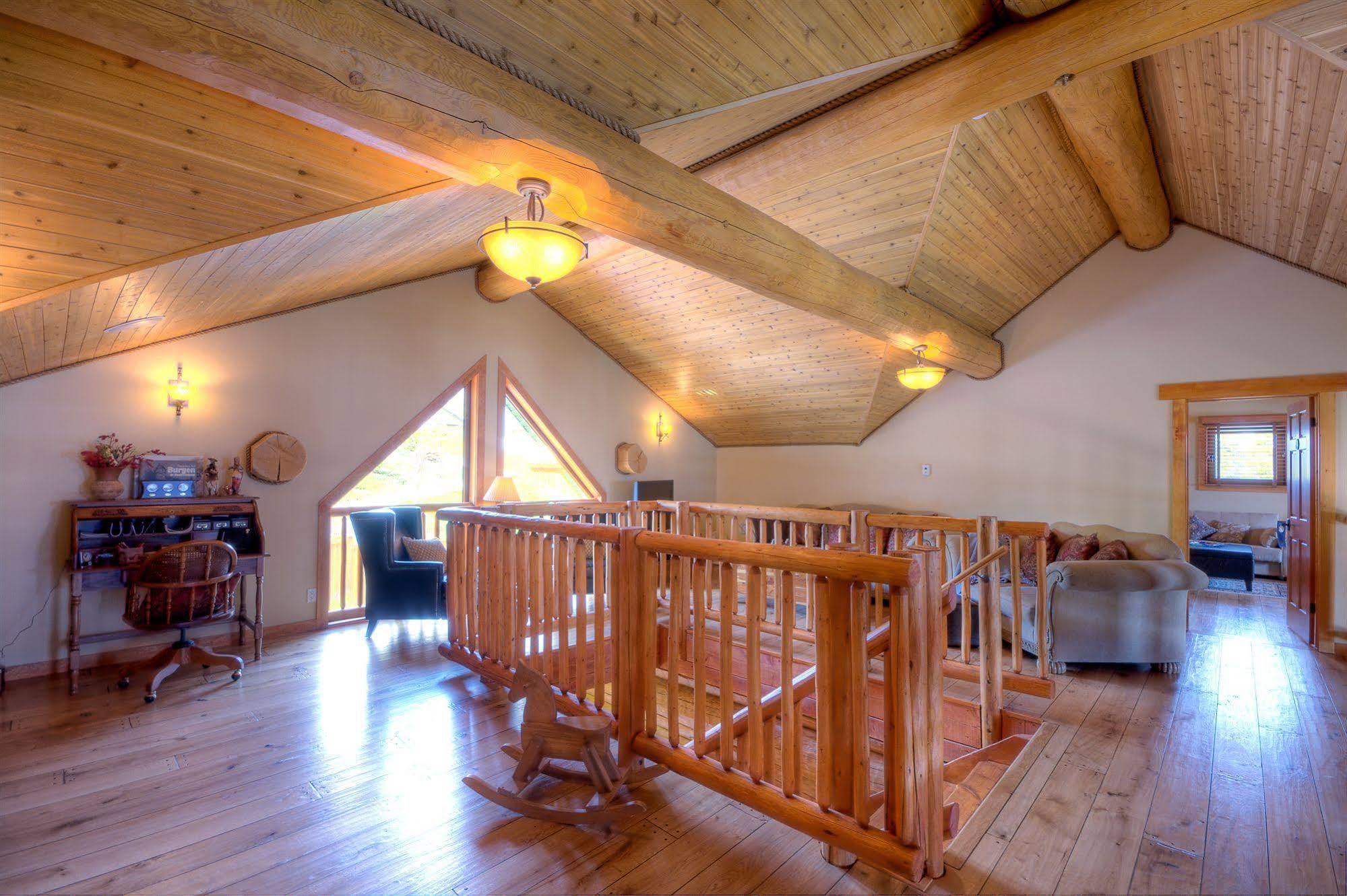 A Okanagan Lakeview Inn Kelowna Zewnętrze zdjęcie