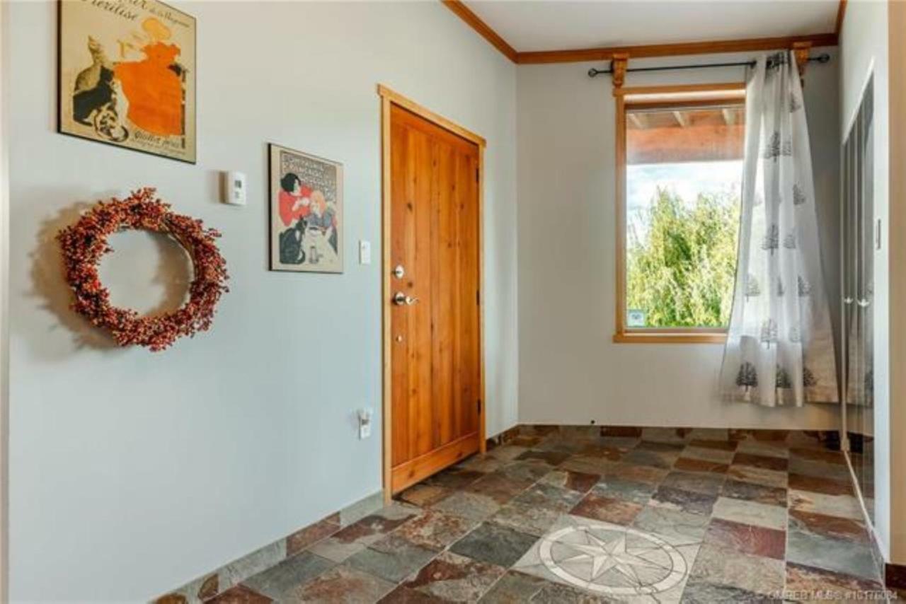 A Okanagan Lakeview Inn Kelowna Zewnętrze zdjęcie